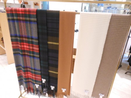 薄手ニットとJohnstons